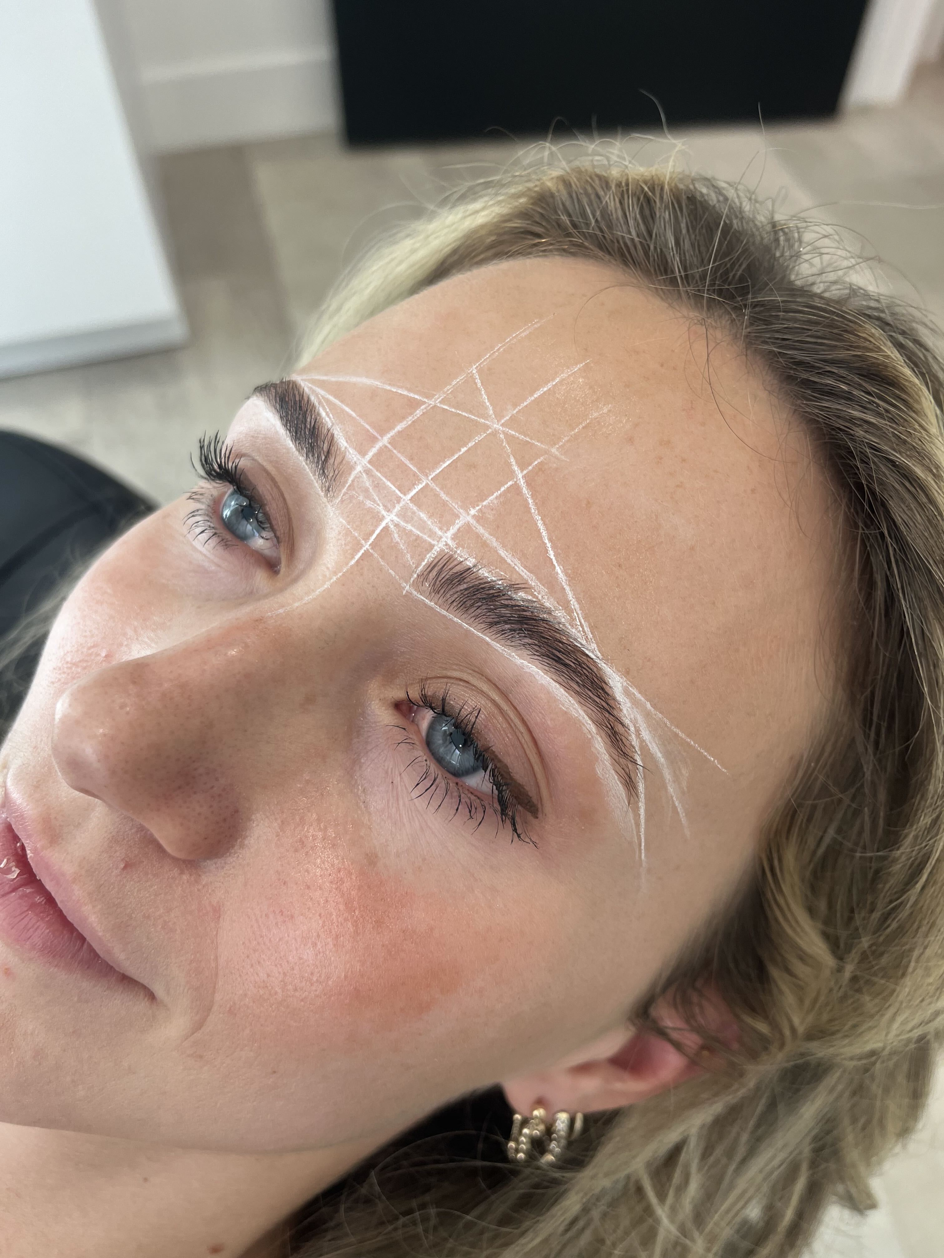 Side view of brow mapping guidelines at Mrakki